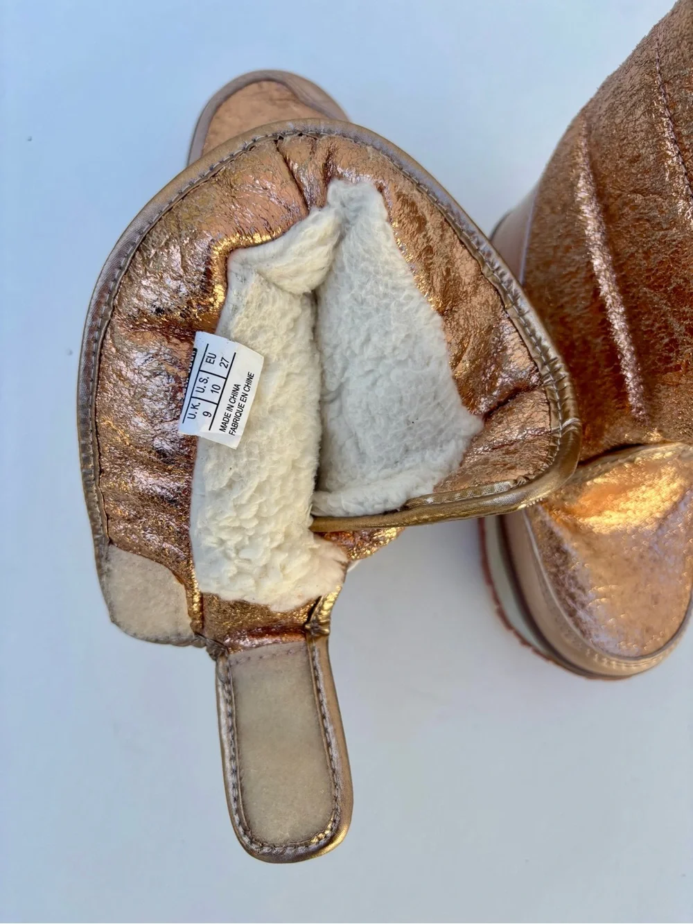 Rubber Duck girls size 10 cracked metallic boots in a rose gold color
